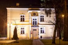 30|Józefów|Remont Elewacji Budynku "B" Urzędu Miasta Józefowa ul. Kard. Wyszyńskiego 1