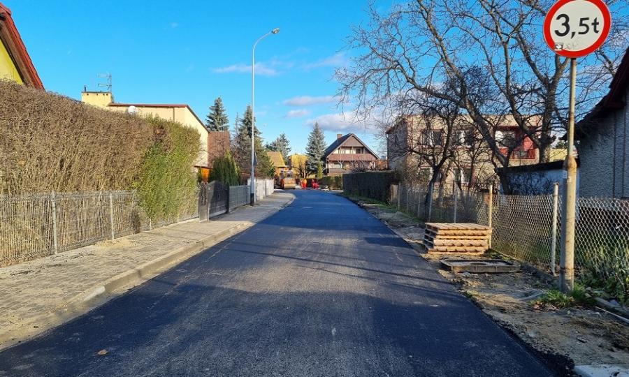 Urbanizacja I Sieć Osadnicza W Polsce Przebudowa drogi z odwodnieniem i oświetleniem ulica Osadnicza